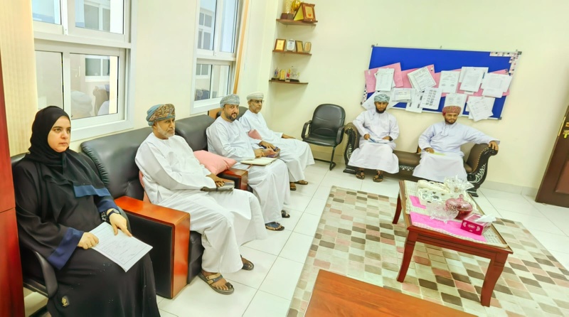 متابعة سير العمل بالمدارس الخاصة بتعليمية ظفار