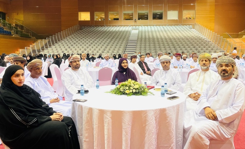 الدكتورة المديرة العامة بتعليمية ظفار تلتقي بالكوادر الإشرافية