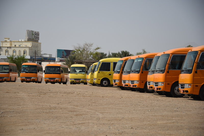 المديرية العامة للتربية والتعليم بمحافظة جنوب الشرقية تُعاين حافلات النقل المدرسي الجديدة استعداداً للعام الدراسي 2025/2026