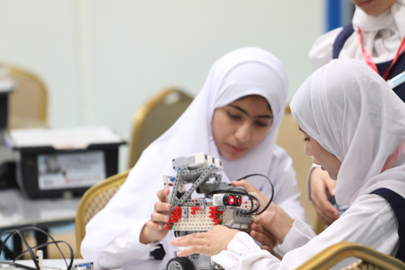 تعليمية جنوب الباطنة  تتوج الفائزين بجائزة جنوب الباطنة للابتكار2024