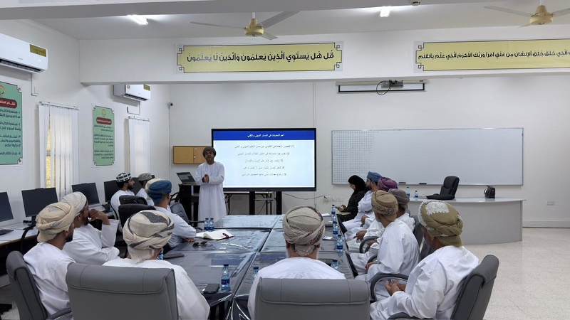 تعليمية جنوب الشرقية تبحث تعزيز التعاون مع مسقط في مسار التعليم المهني والتقني