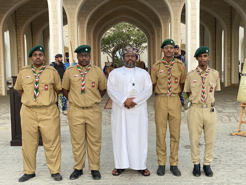 كشافة ظفار يشاركون في تنظيم فعاليات موسم اللبان 