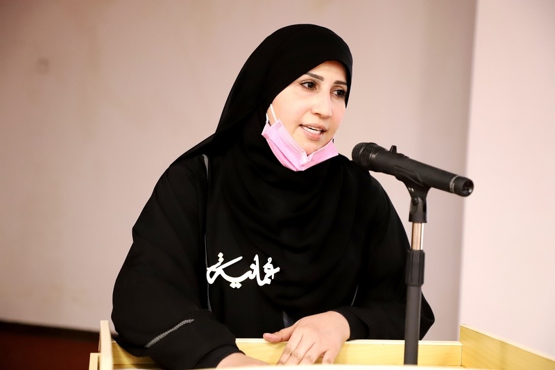 تعليمية ظفار تكرم عدد من التربويات بمناسبة يوم المرأة العمانية