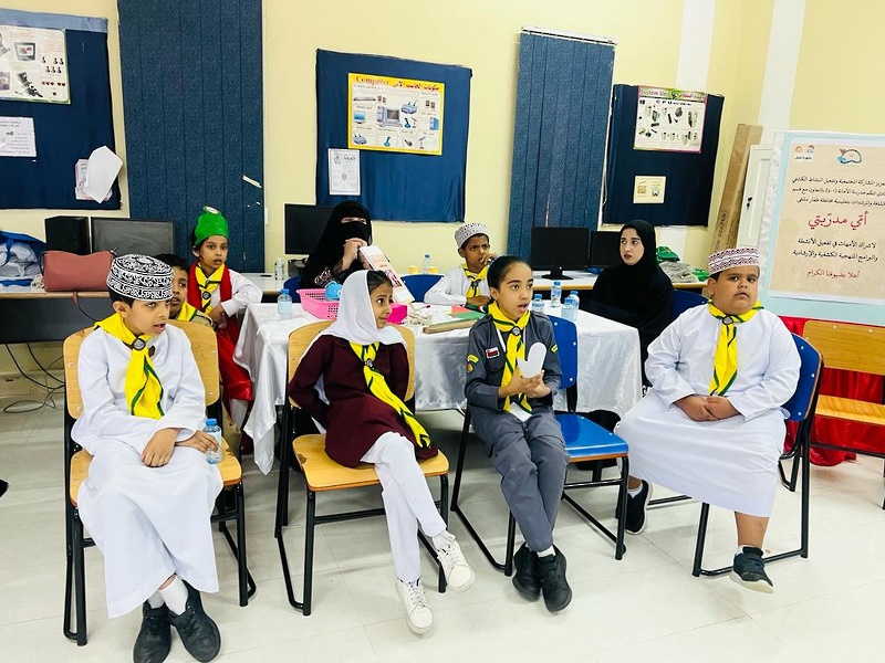 ملتقى أمى مدربتي مبادرة لأشراك الأمهات  في تفعيل الأنشطة والبرامج الكشفية بتعليمية ظفار 