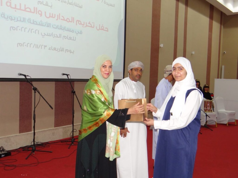 تعليمية شمال الباطنة تكرم ٦٥٠ من المجيدين في الأنشطة التربوية