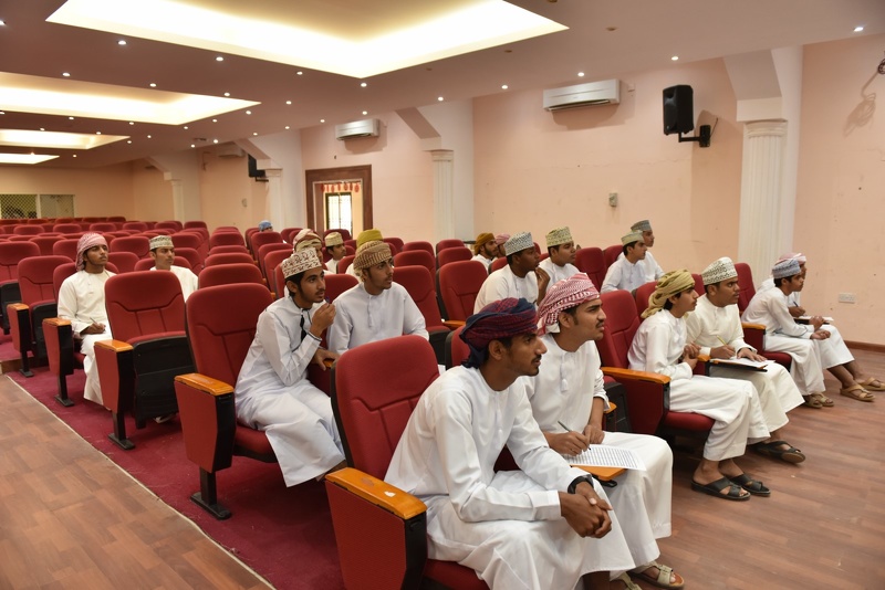 الاحتفال باليوم العالمي للغة العربية بتعليمية محافظة الظاهرة 