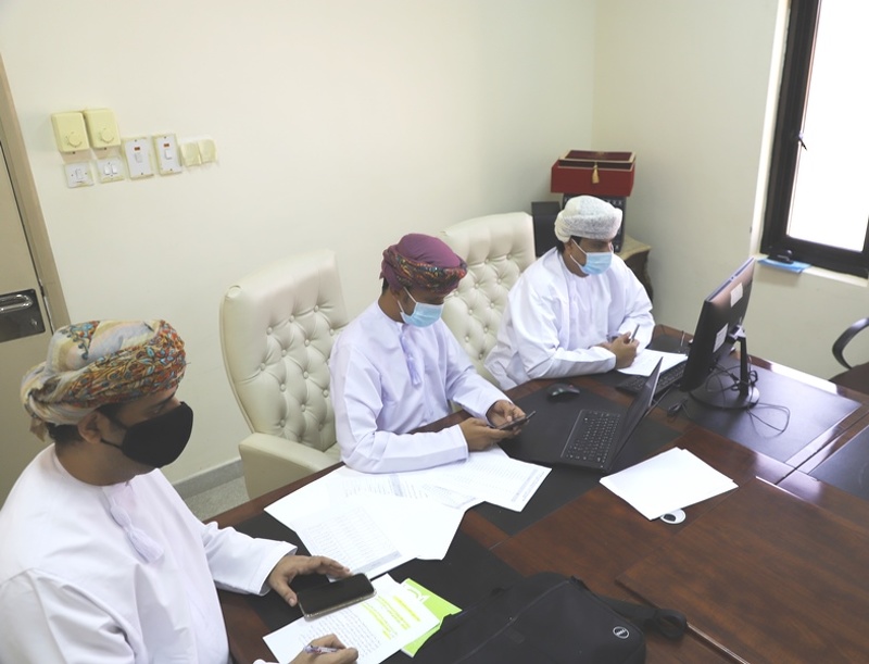 عقد اللقاء الافتراضي الأول مع إدارات مدارس تعليمية ظفار