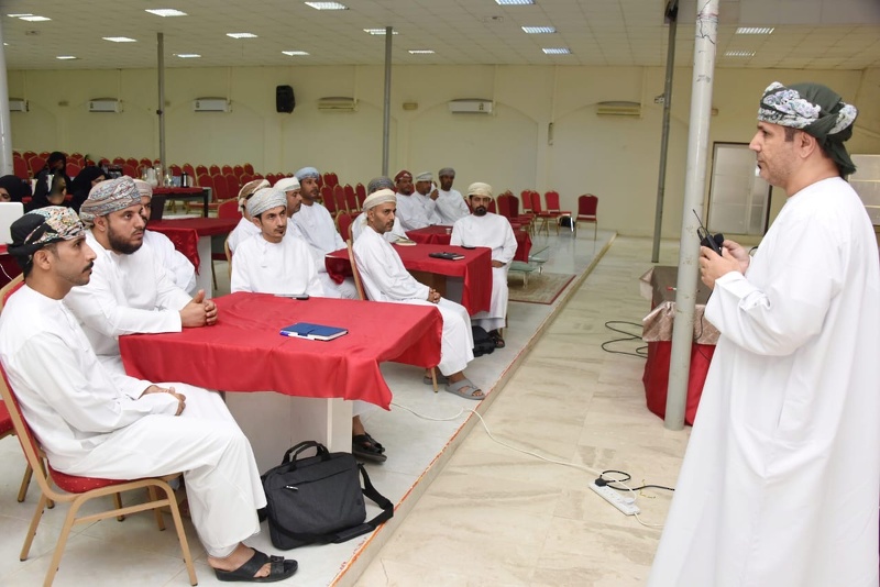 برنامج تدريبي إثرائي للمنتدبين لوظيفة مدير مدرسة 