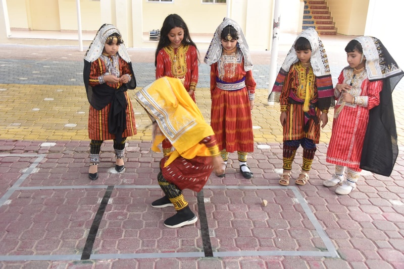 مدرسة قمم المجد تنظم ملتقى (حاضرنا في ماضينا)