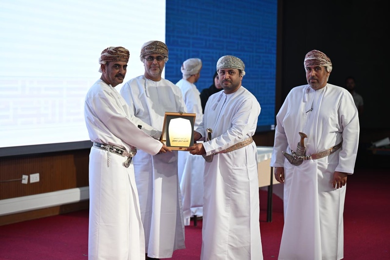 الاحتفال بتخريج الدفعة السابعة من المعهد التخصصي للتدريب المهني للمعلمين بتعليمية محافظة الظاهرة 