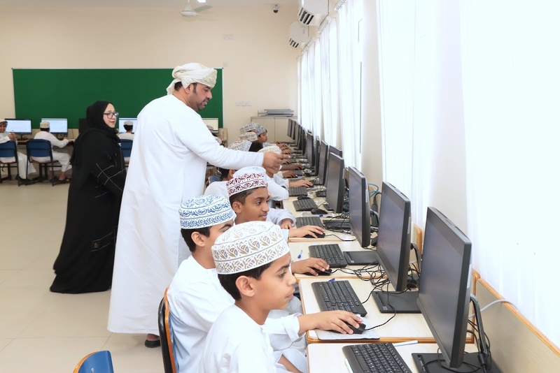 بدءُ تطبيق برنامج الكشف عن الطلبة الموهوبين في نسخته الخامسة بشمال الباطنة