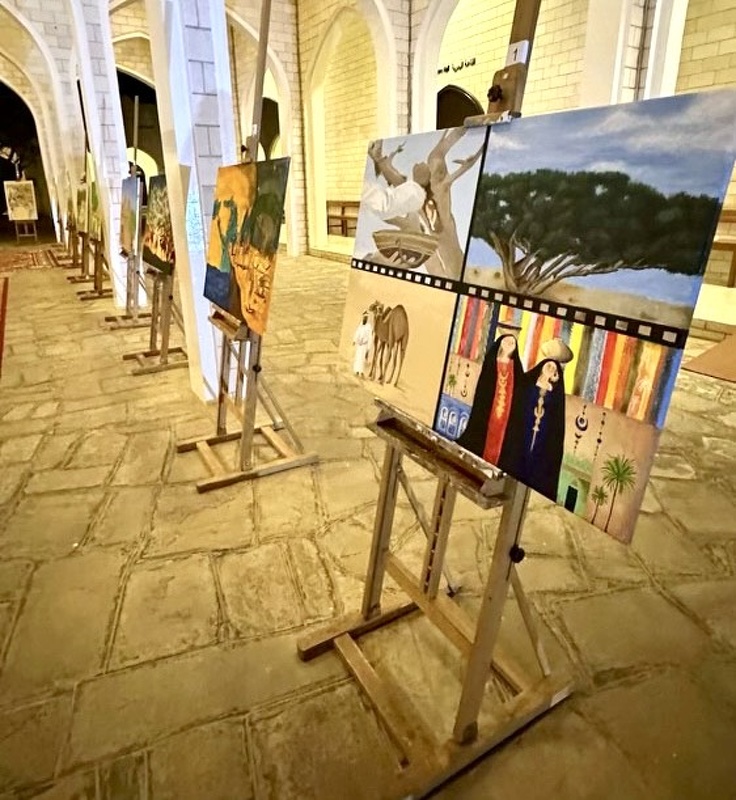 مشاركة طلبة مدارس تعليمية ظفار في مسابقة الفنون التشكيلية ضمن فعاليات موسم اللبان