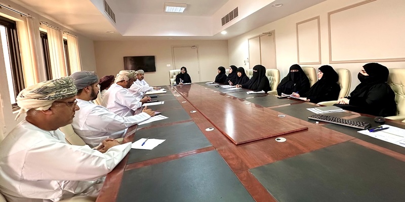 اجتماع الفريق المشرف على متابعة الدراسات الدولية بتعليمية ظفار