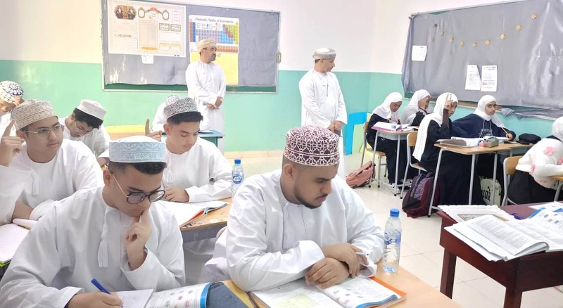 الوقوف على سير العملية التعليمية بالمدارس الخاصة بمحافظة ظفار