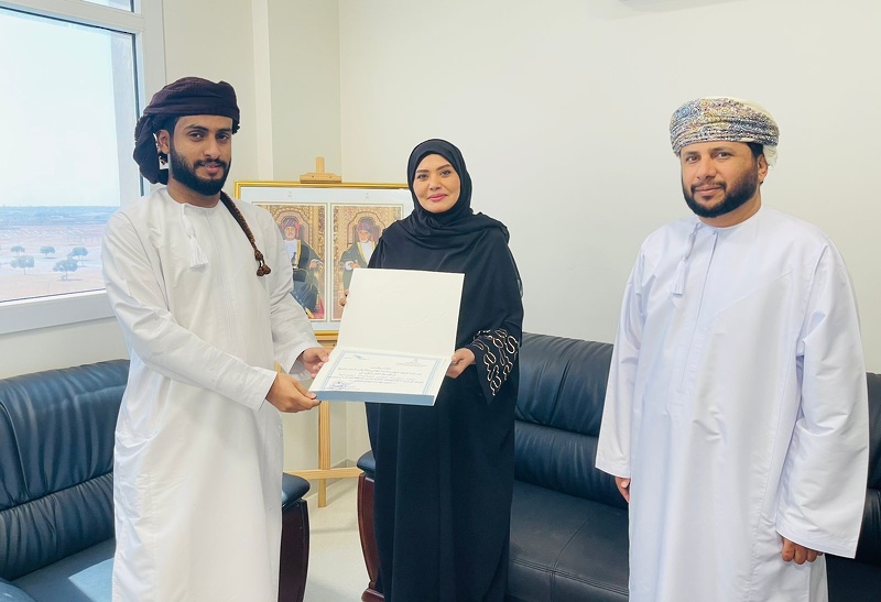 تكريم عدد من الشركات والمطاعم المتميزة في توريد الأغذية لمدارس تعليمية ظفار