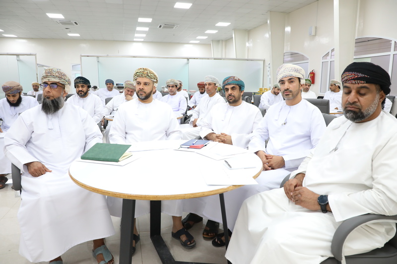 7991 طالبا وطالبة يستعدون لأداء امتحانات دبلوم التعليم العام بجنوب الباطنة