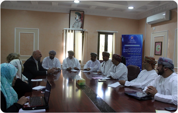 فريق تقويم نظام التعليم يلتقي التربويين بمحافظة الداخلية