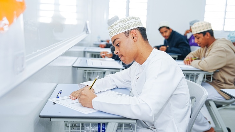 بدء التشغيل الفعلي لمدرسة الشيخ بلعرب بن مانع الإسماعيلي للتعليم الأساسي (9–12) بولاية صور تزامنًا مع انطلاق امتحانات الفصل الدراسي الأول