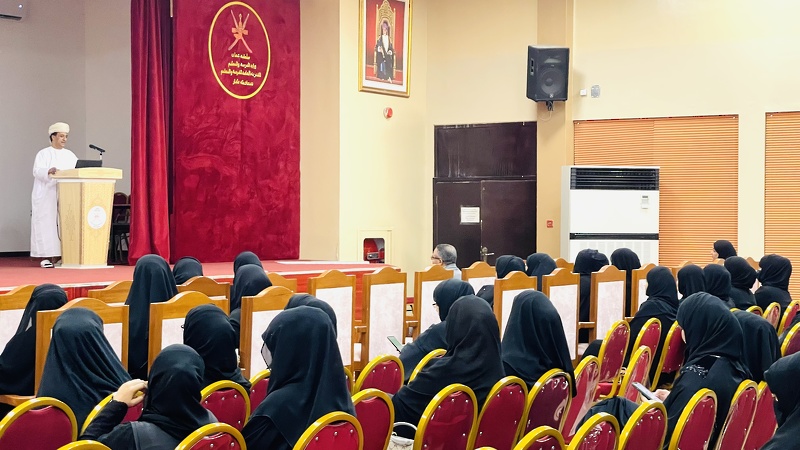 تعليمية ظفار تنفذ برنامج الكفايات الفنية الأساسية