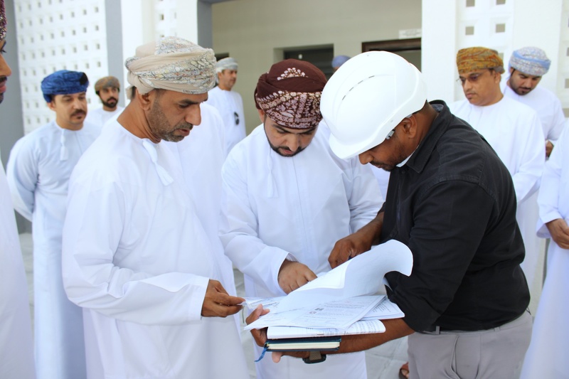 استلام مبنى مدرسة سعيد بن سلطان بولاية صحم 