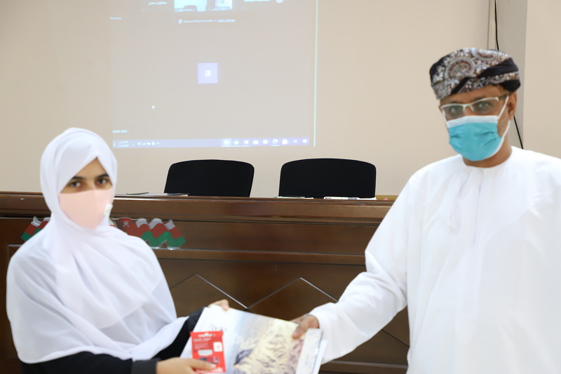 فريق مدرسة طوى أعتير يختتم مشاركته في البطولة الوطنية الخامسة للمناظرات على مستوى السلطنة