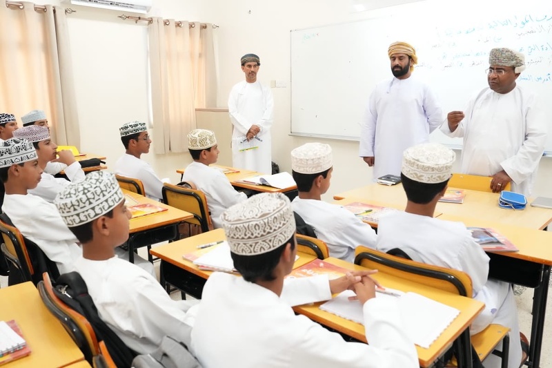 مدير عام تعليمية جنوب الشرقية يطلع على سير العملية التعليمية بمدرستي العباس بن عبدالمطلب وعقبة بن نافع