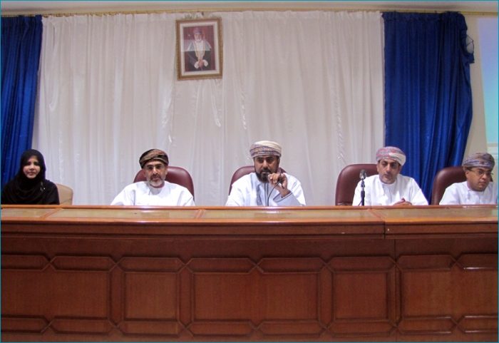 مدير عام تعليمية ظفار يعقد اجتماع للمشرفين التربويين و مدراء ومديرات المدارس للوقوف على نتائج التحصيل الدراسي للفصل الدراسي الأول 2011م /2012م