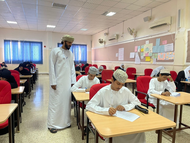 مسابقة فن الخطابة والتحدث  بالفصحى بتعليمية ظفار 