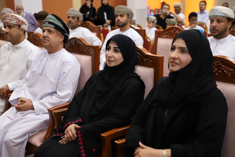 لحفل الختامي لمسابقة المناظرة باللغة الإنجليزية لطلبة الصفين الثامن والتاسع بمدارس تعليمية ظفار