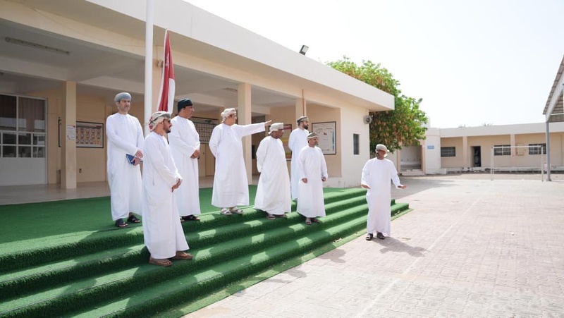 مستشار الوزيرة لشؤون الإدارة التربوية يتفقد مدارس محافظة جنوب الشرقية المتأثرة بمنخفض 