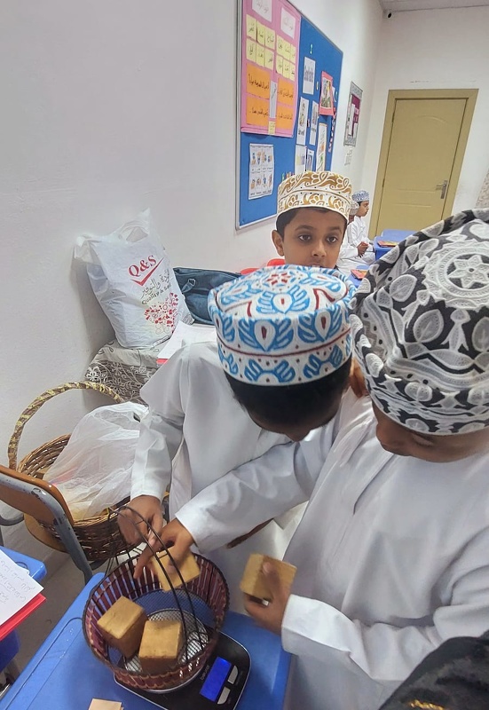 الزيارة التخصيصية لوحدة إشراف مواد المجال الثاني لتعليمية ظفار