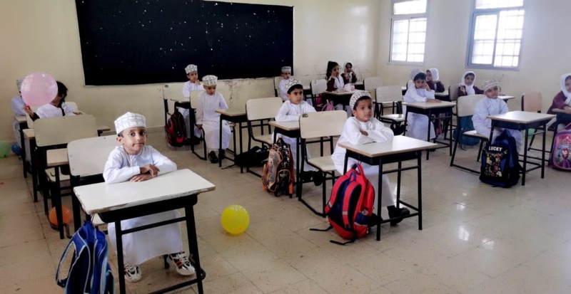 مدير عام تعليمية ظفار يزور مدرسة ناشب للتعليم الاساسي 1-12