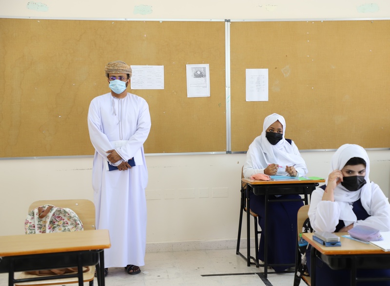 متابعة سير العملية التعليمية بمدارس ولايات سدح وشليم وجزر الحلانيات 