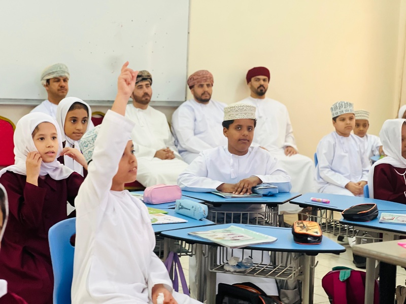 تعليمية ظفار تواصل مسيرة التطوير لتعزيز جودة التعليم وتمكين الطلبة من مهارات المستقبل