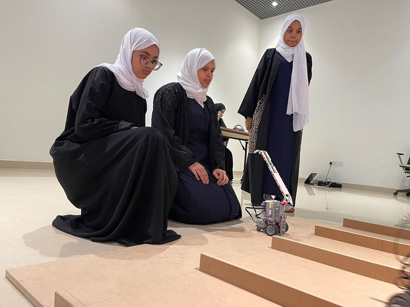 تنفيذ مسابقة الأولمبياد الوطني للروبوت بمحافظة ظفار 