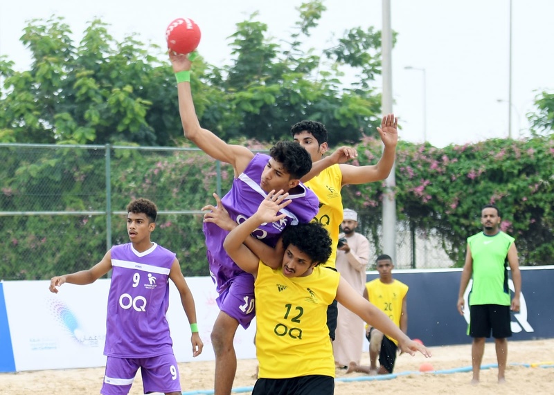 منافسات مثيرة في اليوم الاول من البطولة المدرسية للألعاب الشاطئية   