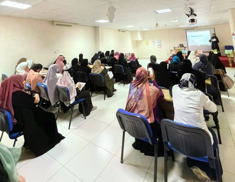 دائرة الاشراف التربوي بتعليمية ظفار تنفذ برنامج تدريباً بعنوان ( المعلم والمتعلم .. أفق وتحديات)