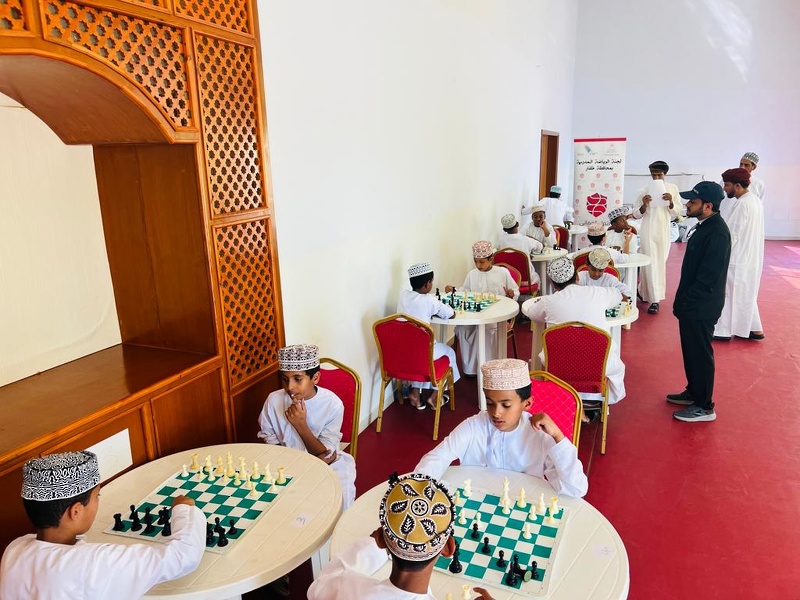 فعاليات مسابقة الشطرنج المدرسي لمدارس التعليم الأساسي الحكومية مواليد ٢٠١٢-٢٠١٣ بتعليمية ظفار