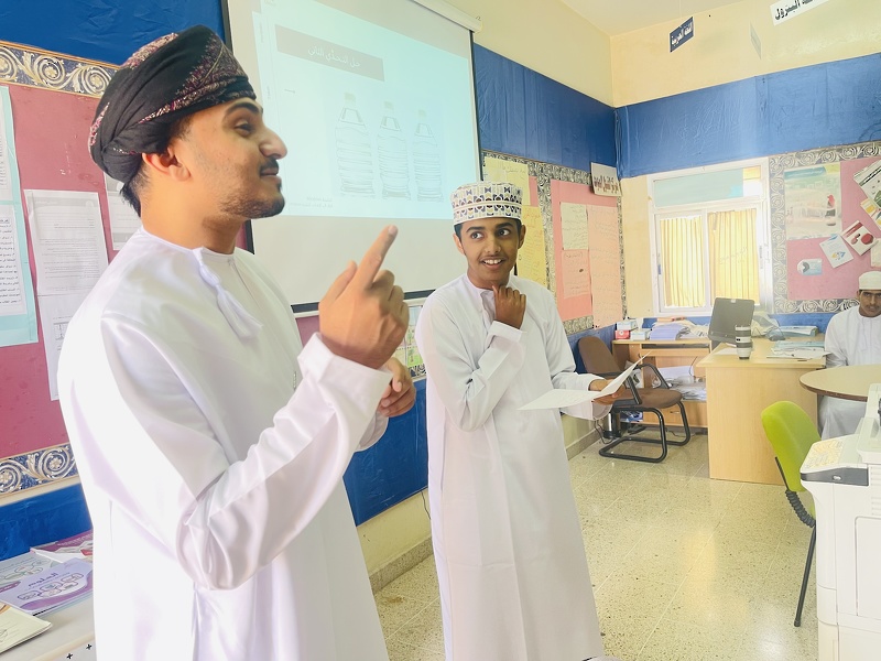 تنفيذ ورشة كن ريادي بمدارس تعليمية ظفار