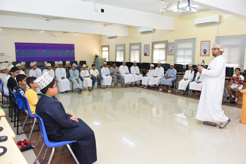 تواصل مناشط وفعاليات المراكز الصيفية بمحافظة الظاهرة وسط مشاركة فاعلة من قبل الطلبة