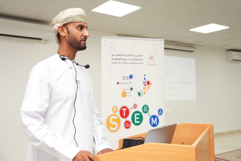 تكريم اللجان المنظمة والمشرفة على فعاليات الأسبوع الوطني للعلوم والتكنولوجيا والهندسة والرياضيات (  STEM )