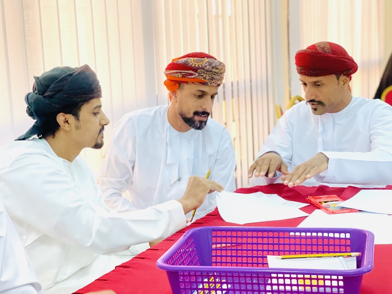 تعليمية ظفار تنفذ برنامج أكاديمية ماليات (مشروع خزنة)