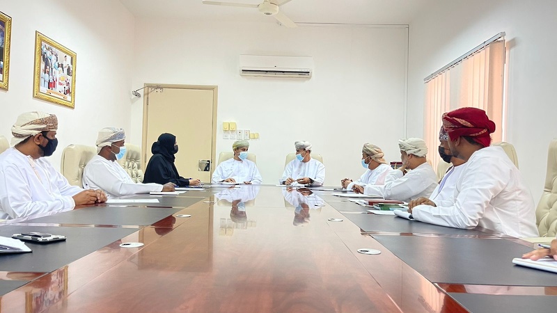اللقاء المشترك بين المديرية العامة للتربية والتعليم بمحافظة ظفار والمديرية العامة للزراعة والثروة السمكية وموارد المياه لمناقشة (مشروع خيرات مدرستي)