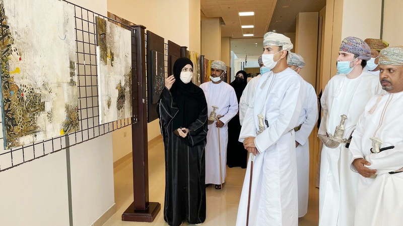 بمناسبة اليوم العالمي للغة العربية مدير عام تعليمية ظفار يرعى فعالية  بمركز السلطان قابوس الترفيهي.