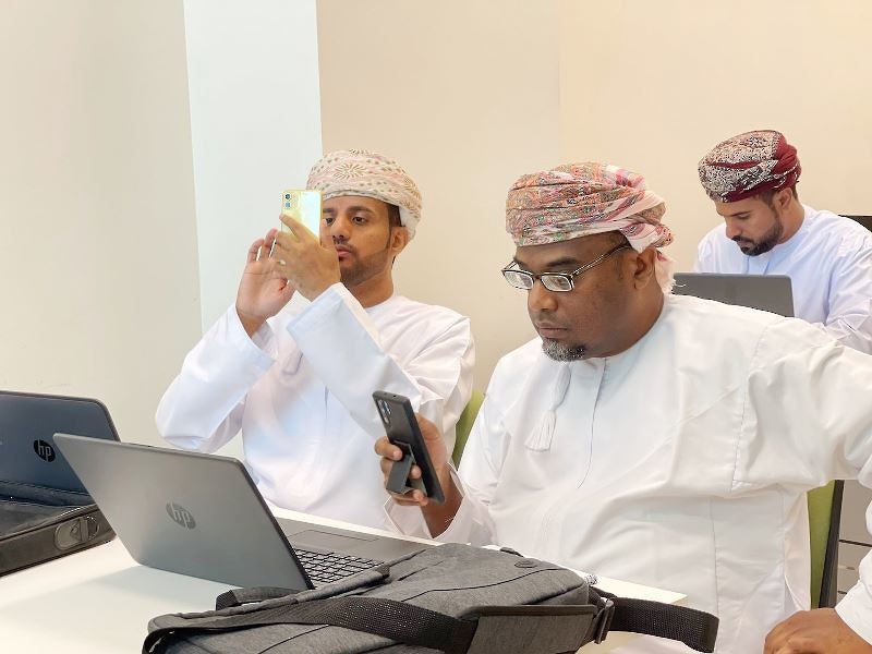 ختام برنامج التسويق المعلوماتي وتصميم المحتوى التعليمي لمراكز مصادر التعلم بتعليمية ظفار