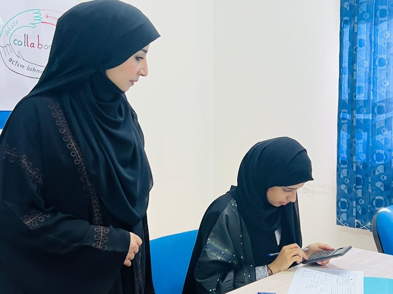 تنفيذ مسابقة منهاجي لمادة الفيزياء للصف التاسع بتعليمية ظفار