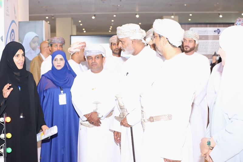  افتتاح المحطة الثانية لمبادرة قافلة الوسائل التعليمية بمحافظة ظفار