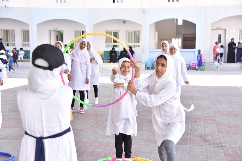 مدارس ولايات الظاهرة تشارك في فعاليات ومناشط شوية رياضة 