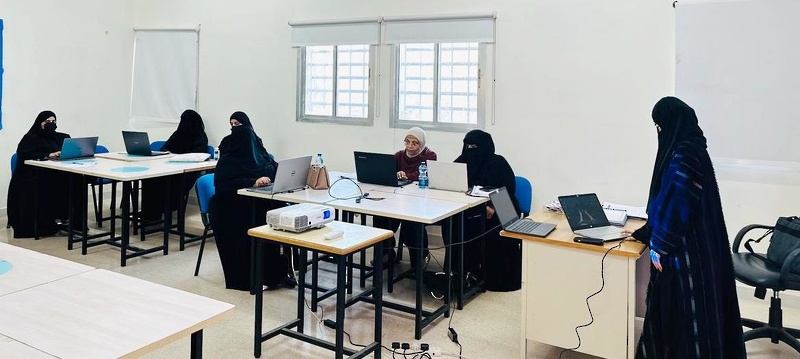 دائرة المدارس الخاصة بتعليمية ظفار تنظم ورشة  عمل  بعنوان تفعيل البوابة التعليمية في العمل الإداري