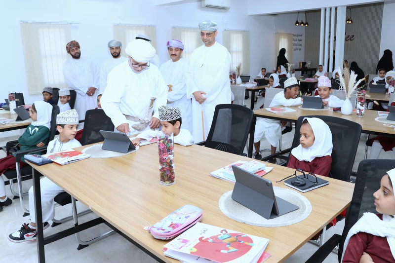 افتتاح قاعة الرسالة التعليمية الذكية بتعليمية شمال الباطنة 
